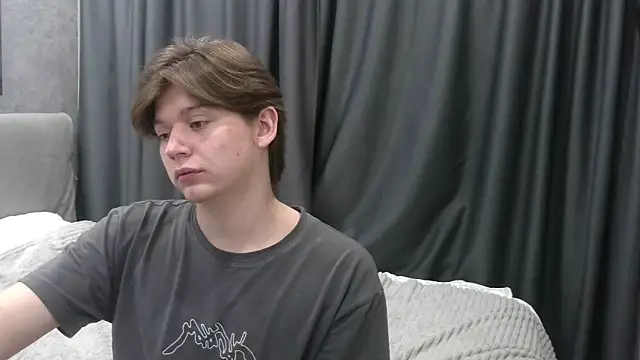w_n_g_s (M twink) - Handjob