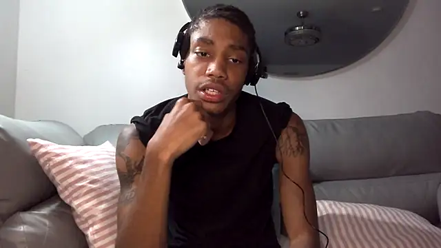 blackbulltitus - BlackBullTitus's free webcam - UK Sex Cams