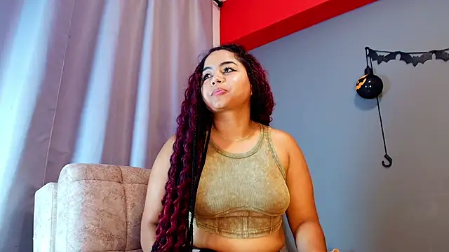 jade_brunnette