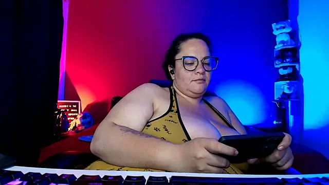 lulubigtitts1 - Lulubigtitts1's free webcam - UK Sex Cams