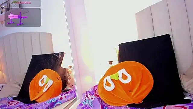 Mia_thompson_19