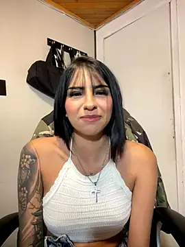 Hilary_pinkk