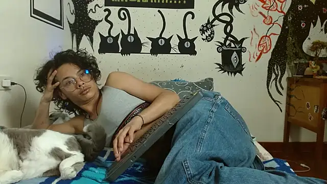 fenixmfx19 live cam screenshot tranny from Colombia on CamSexing – Live Sex Chat & Webcam Shows