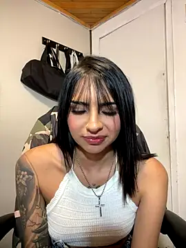 Hilary_pinkk