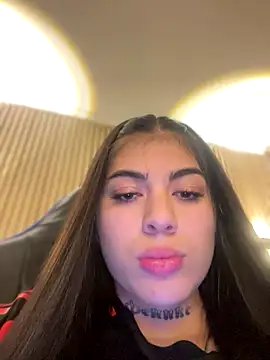 sarasanders_4 - Sarasanders_4's free webcam - UK Sex Cams
