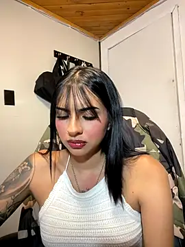 Hilary_pinkk