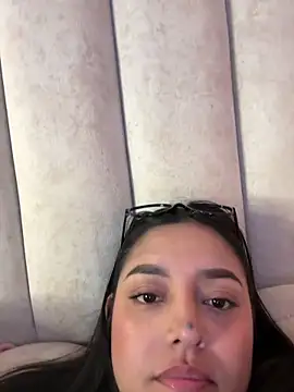 kenndall_21 - Kenndall_21's free webcam