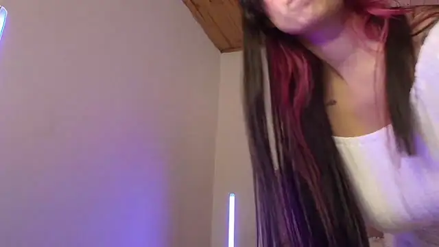 miaa_saenz1 - Miaa_saenz1's free webcam - UK Sex Cams