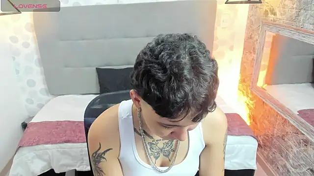 emahills__axelrose