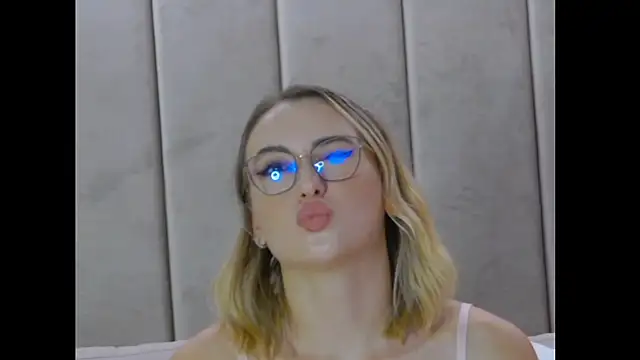 lexirussell - LexiRussell's free webcam