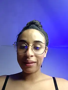 issis22 - Issis22's free webcam