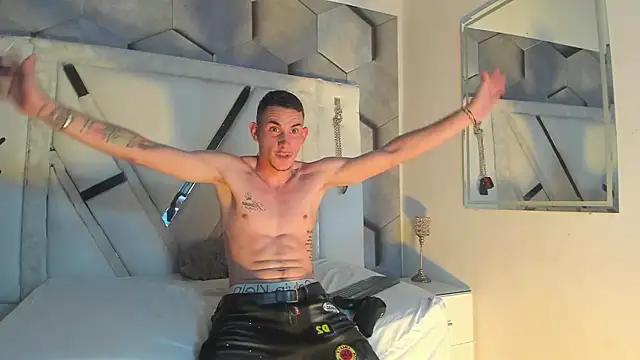 adammendoza34 - Adammendoza34's free webcam - UK Sex Cams