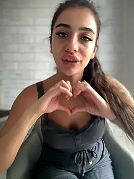 LaraVegas_