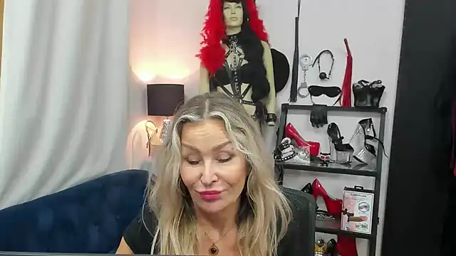 crystalux - CrystaLUX's free webcam - UK Sex Cams