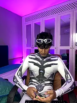 Leo_Savage_