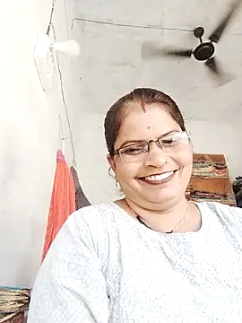 Bhavna_hot