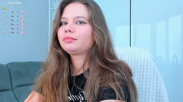 Eva_Cheeky
