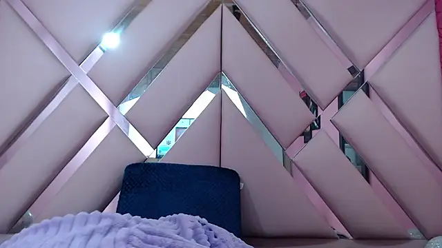 nathaly_low1