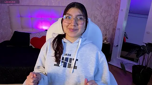 zoe_capeli