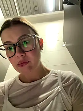 RinaCat on StripChat