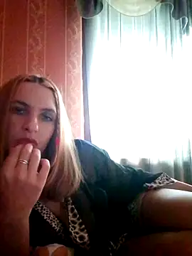laradiva7799 - LaraDiva7799's free webcam - UK Sex Cams