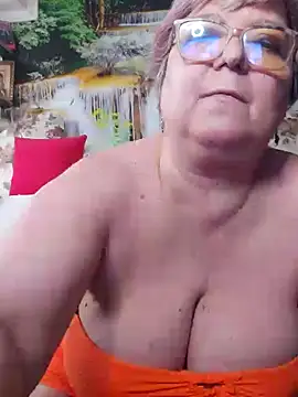 queenpammy1 - QueenPammy1's free webcam - UK Sex Cams