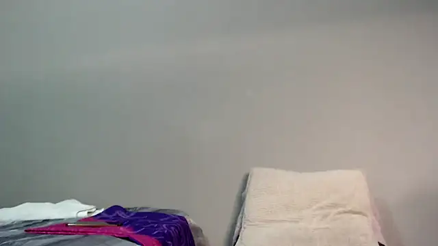 grandbustymelon - GrandBustyMelon's free webcam - UK Sex Cams