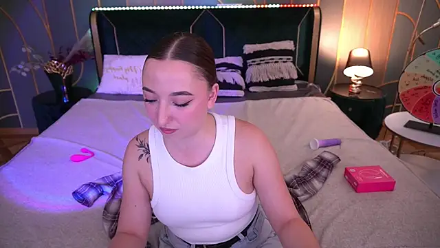  MonAmourrrR chat room