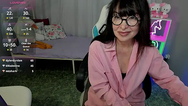  LindaRomero chat room