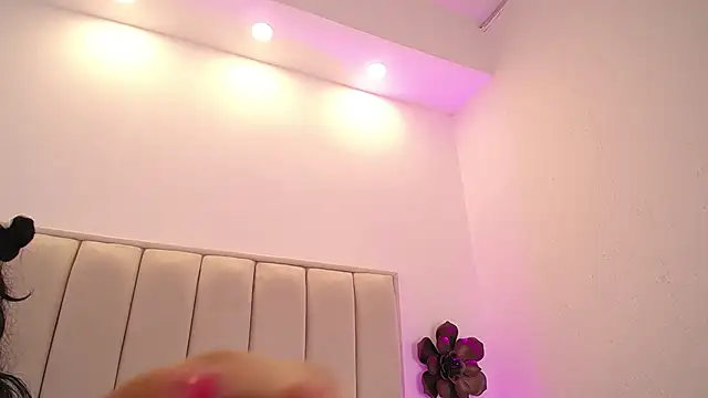 YessBoobs0