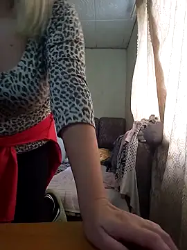 BustyBlond