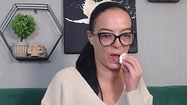 izabelllnoir - IzabelllNoir's free webcam - UK Sex Cams