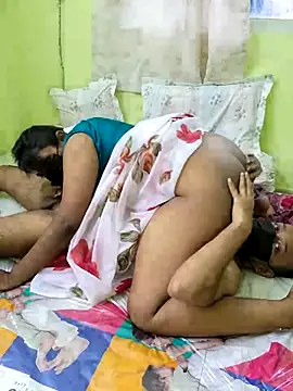 Trending_Couple