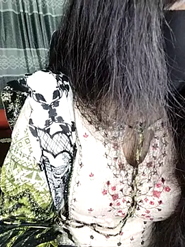 idhika-paul - Idhika-Paul's free webcam - UK Sex Cams