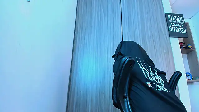 naugthy_dominant - Naugthy_dominant's free webcam - UK Sex Cams