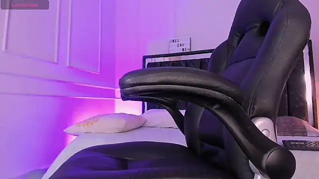 swettrenata_ - SwettRenata_'s free webcam - UK Sex Cams