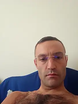 enricso (Ask my age) - Horny cum show