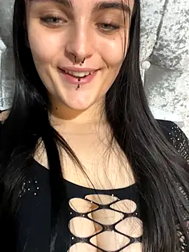 ScarStarX live cam screenshot female from United Kingdom on CamHD – HD Live Webcams & Adult Chat