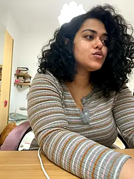 Curvydesifromgermany