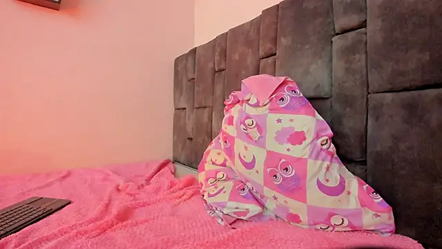 kitty_myers - Kitty_myers's free webcam - UK Sex Cams