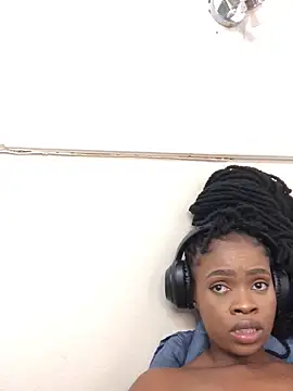 LuciousLips96
