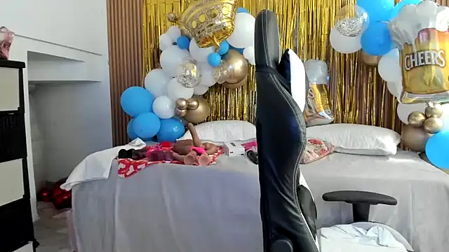 Danna_topless