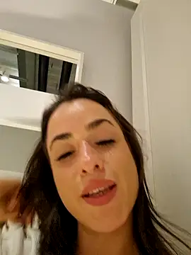 lydiamaus96 - LydiaMaus96's free webcam - UK Sex Cams