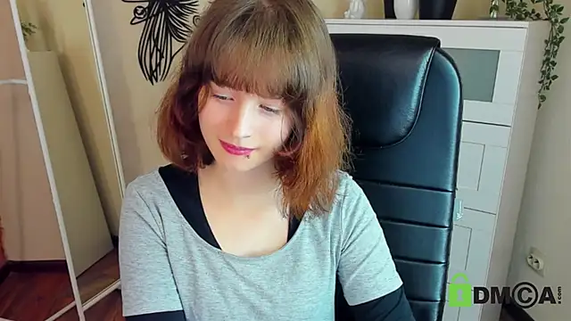 Alina_Mills