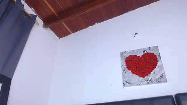 Amara_Red