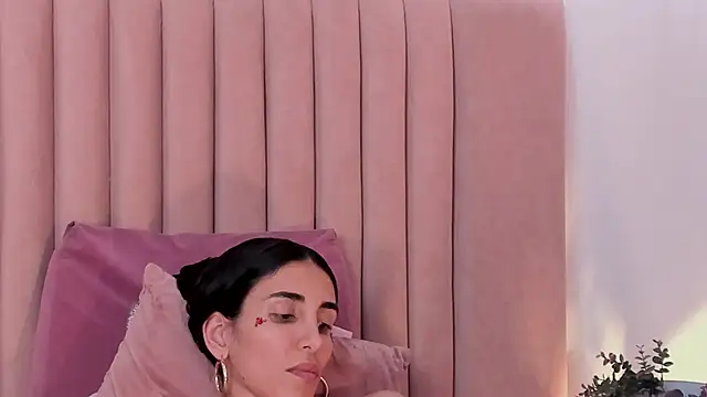 Nina_Cavaali