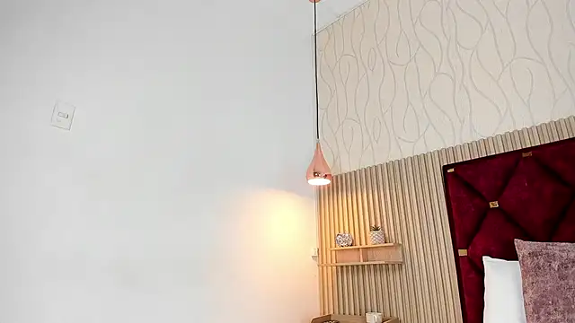 Laura_Ivy