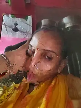 Hotty-Nidhi