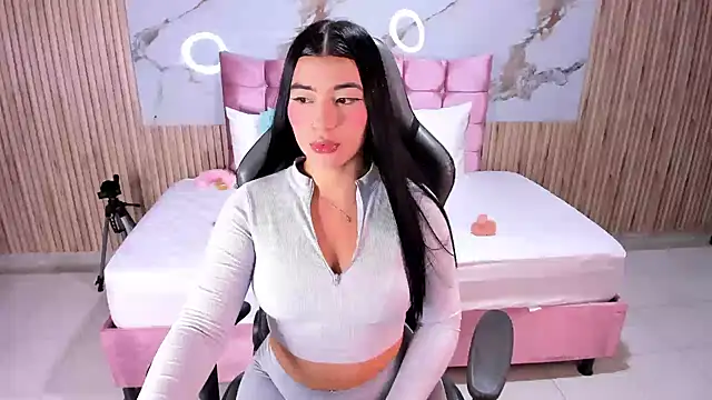 Nicolee19