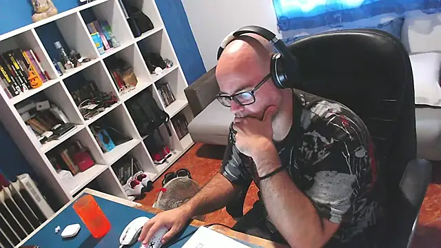 ravingr4d4 (Ask my age) - I want to CUM